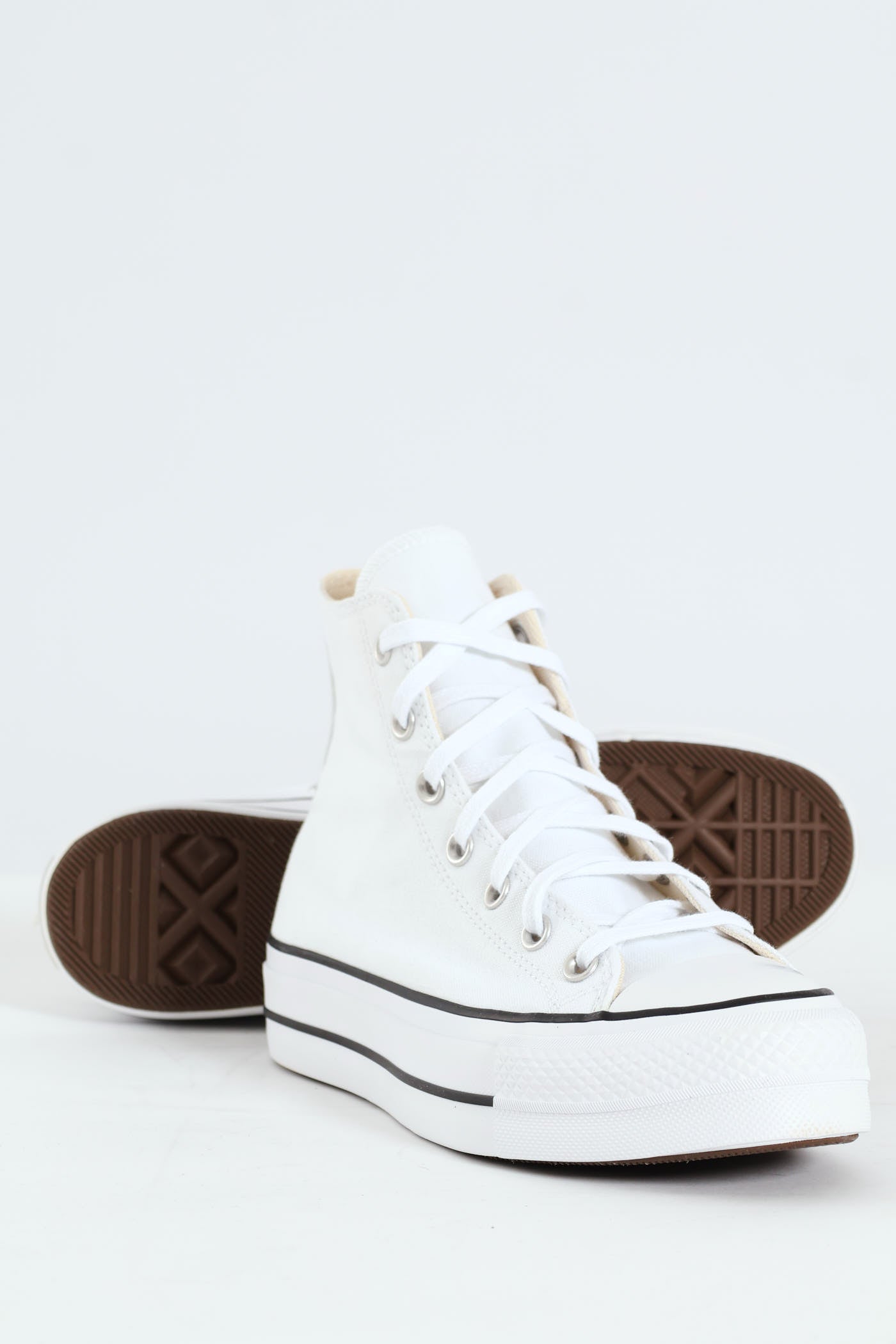 Ladies Chuck Taylor All Star Platform Canvas Sneaker - White