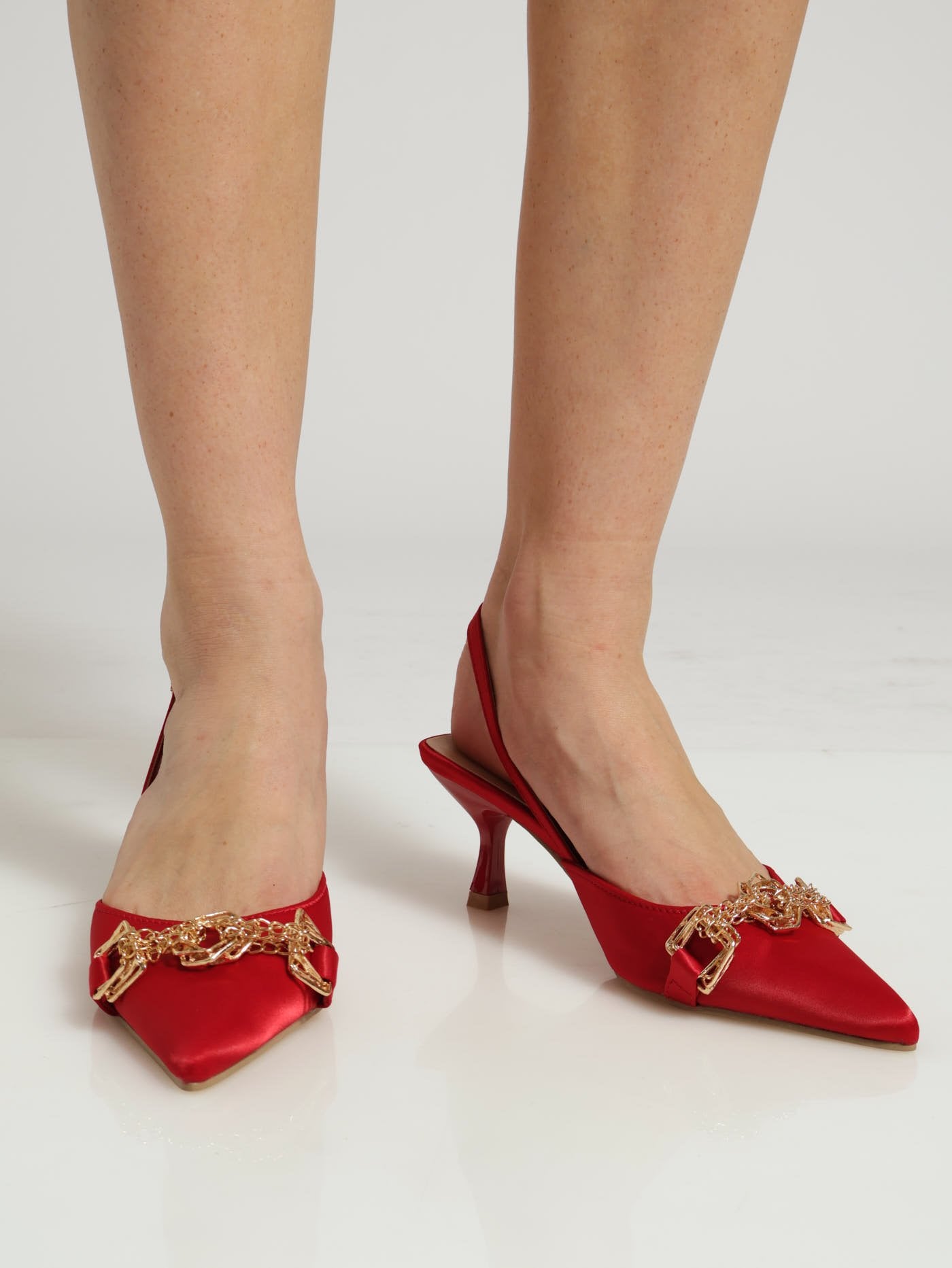 Ladies Elasticated Pointed Kitten Heel With Chain Trim - Red