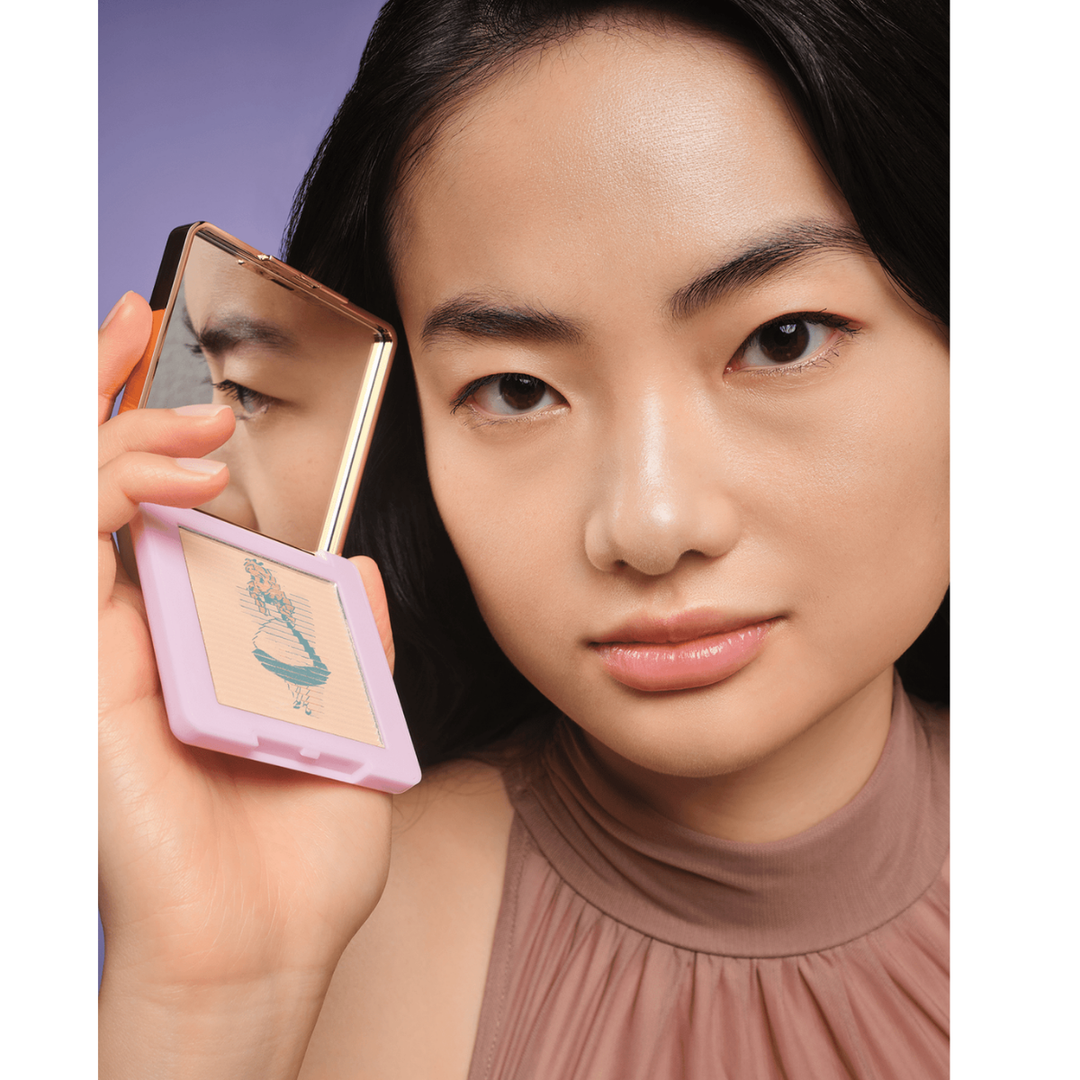 Alice In Wonderland Luminizing Compact Powder