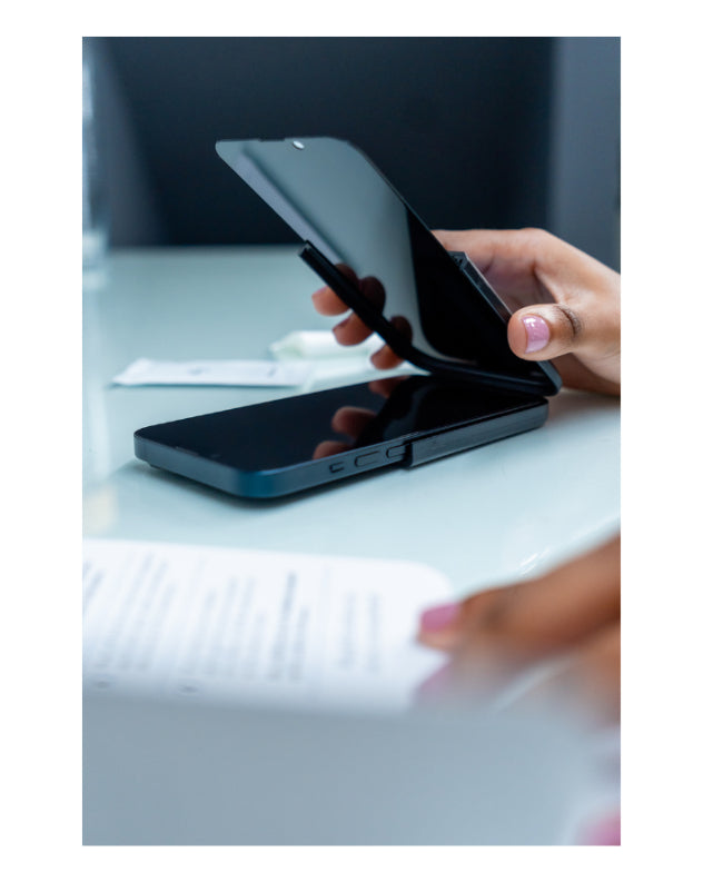 Moov Privacy Glass for iPhone 16e/14/13/13 Pro