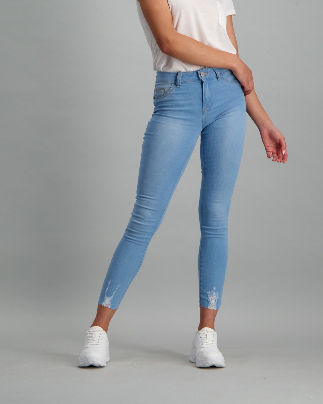 Ladies Abraised Hem Bleach Ankle Grazer Denim Jean