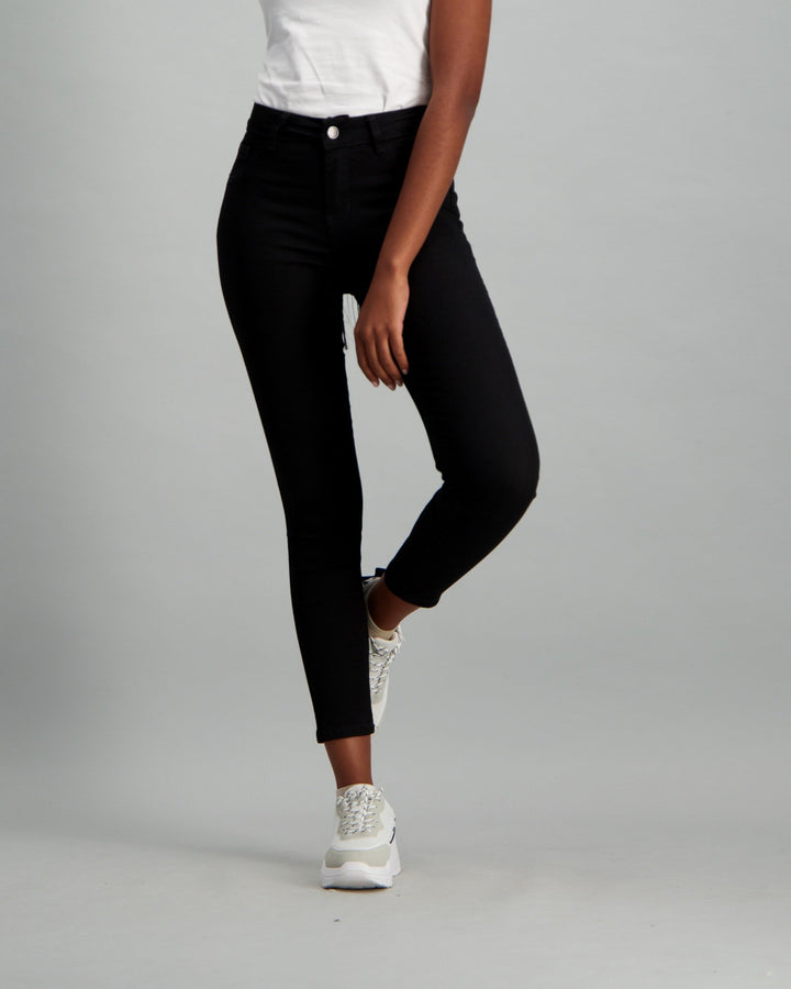 Ladies Black Ankle Grazer Skinny Jean
