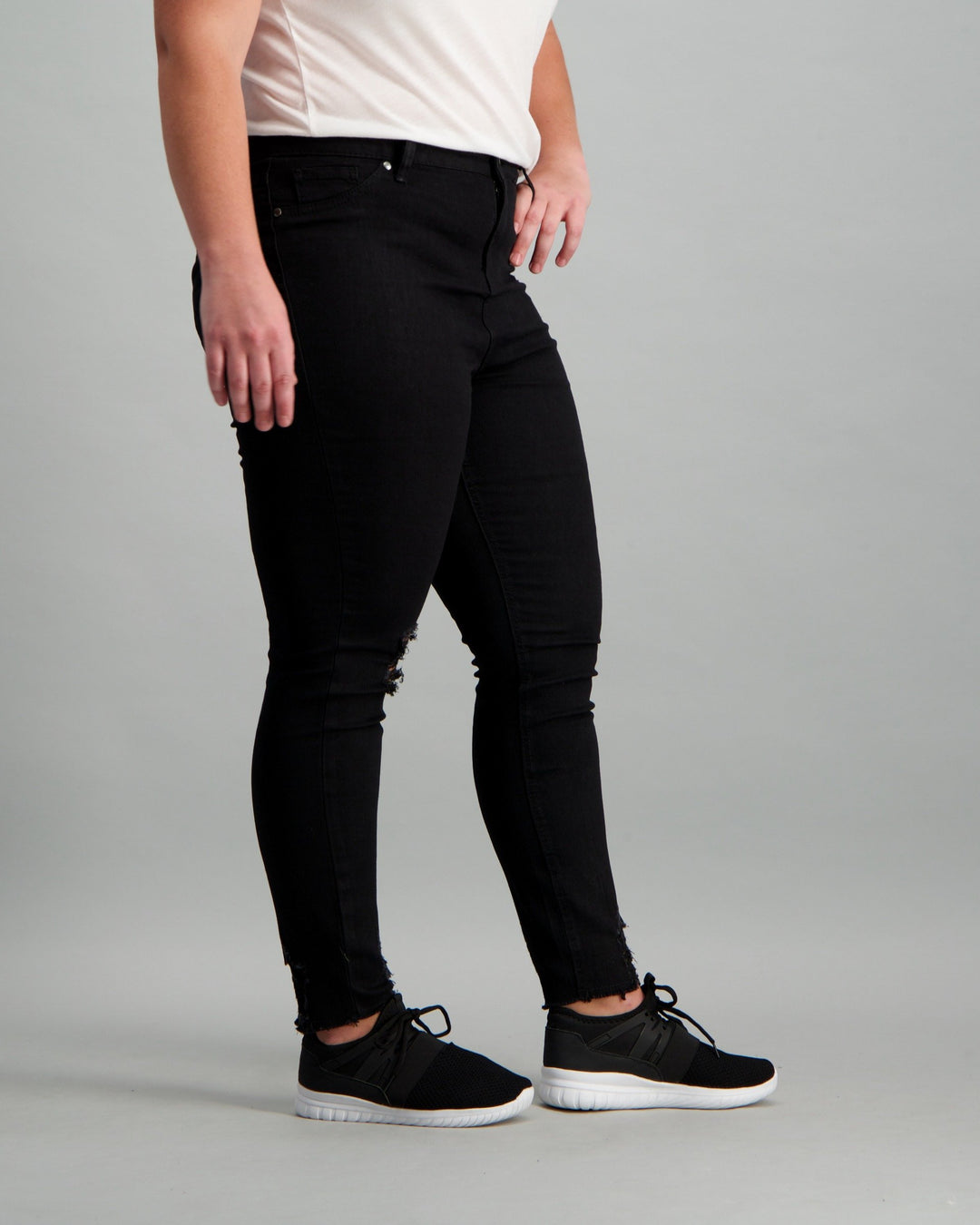 Ladies Black Frayed Hem Skinny Denim Jean