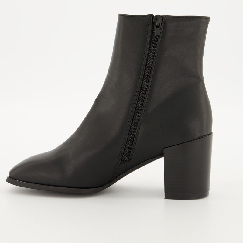 Ladies Square Toe Block Heel Boot - Black