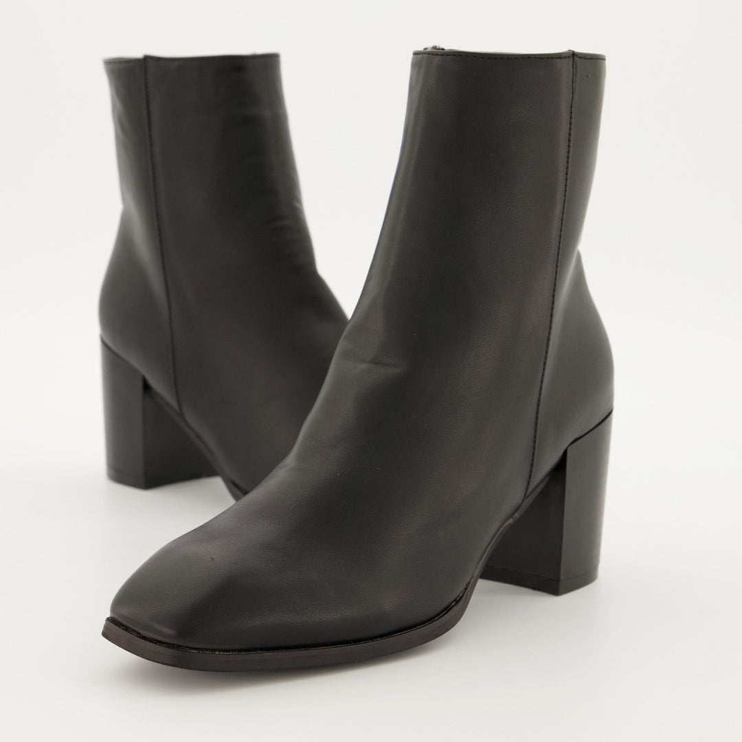 Ladies Square Toe Block Heel Boot - Black