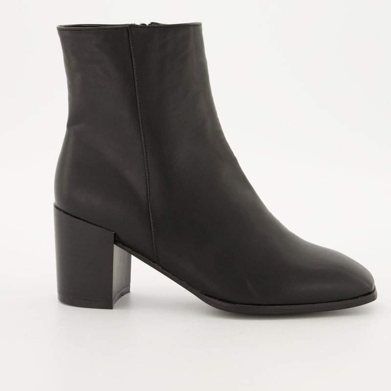 Ladies Square Toe Block Heel Boot - Black