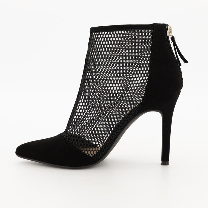 Ladies-Laser Detail Pointy Heel Shoe - Black