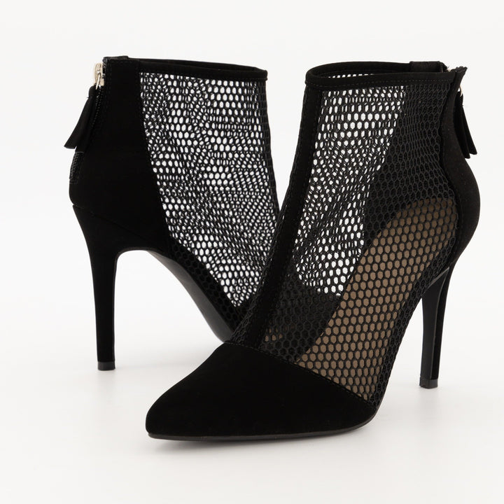 Ladies-Laser Detail Pointy Heel Shoe - Black
