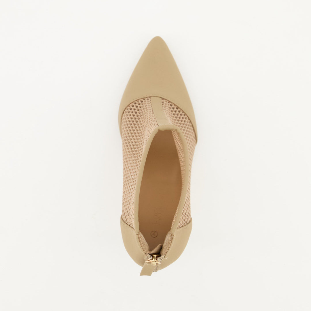 Ladies-Laser Detail Pointy Heel Shoe - Natural