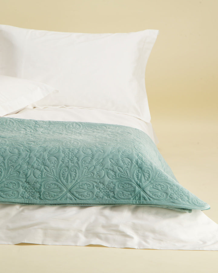 Filigree Design Velveteen Throw