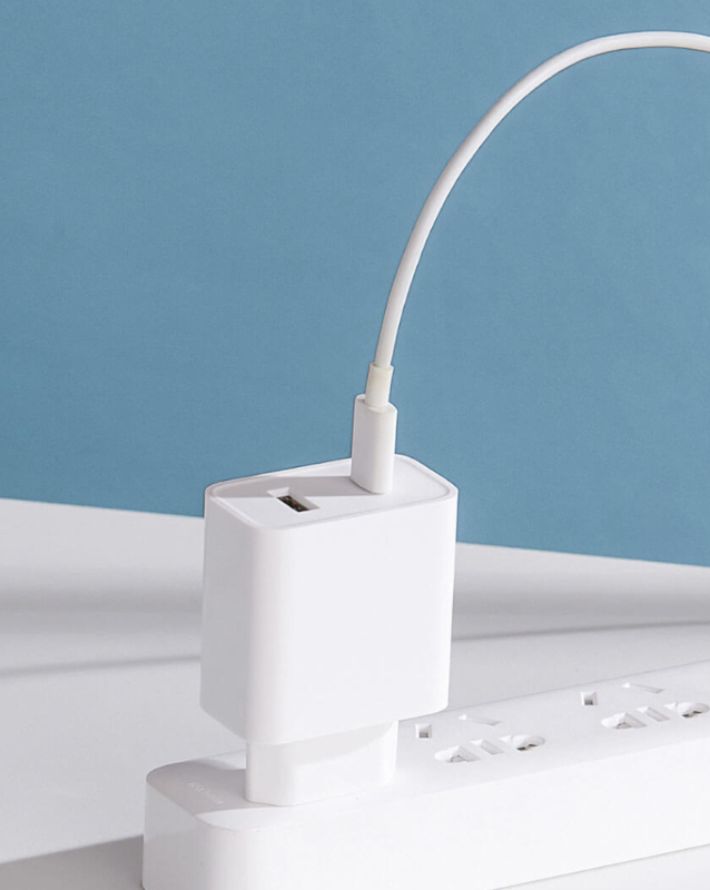 33W Fast Charger - White