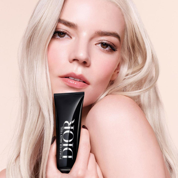 Forever Skin Veil Makeup base - Glow finish and 24h hydration, SPF 25 PA++