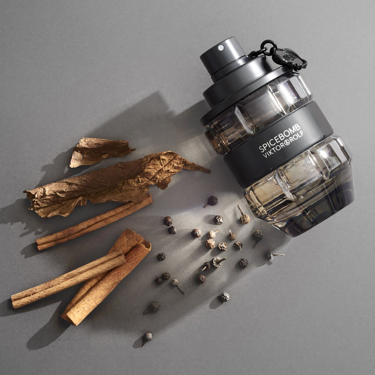 Mens Spicebomb Eau de Toilette Spray – Edgars