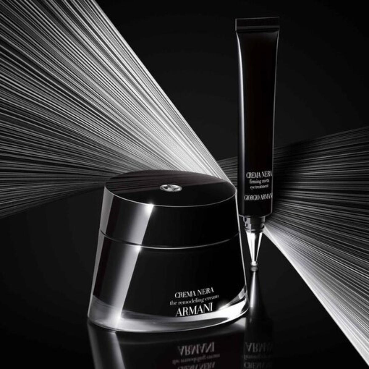 アルマーニ 黒曜石 CREMA NERA エッセンスファンデーション 1号 Crema Nera Remodeling Cream - REFILLABLE – Edgars