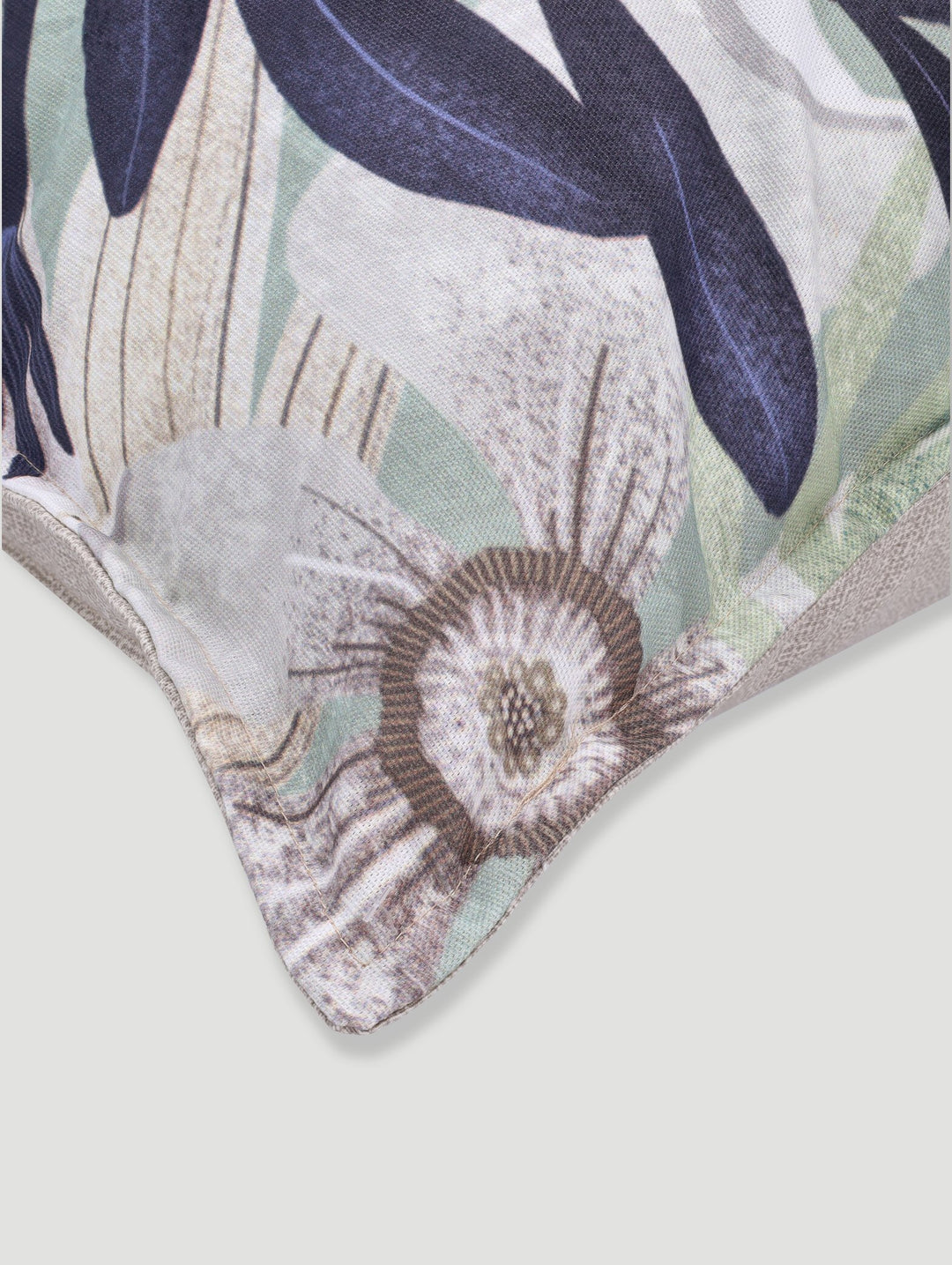 White Berries Scatter Cushion 55x55cm - Green