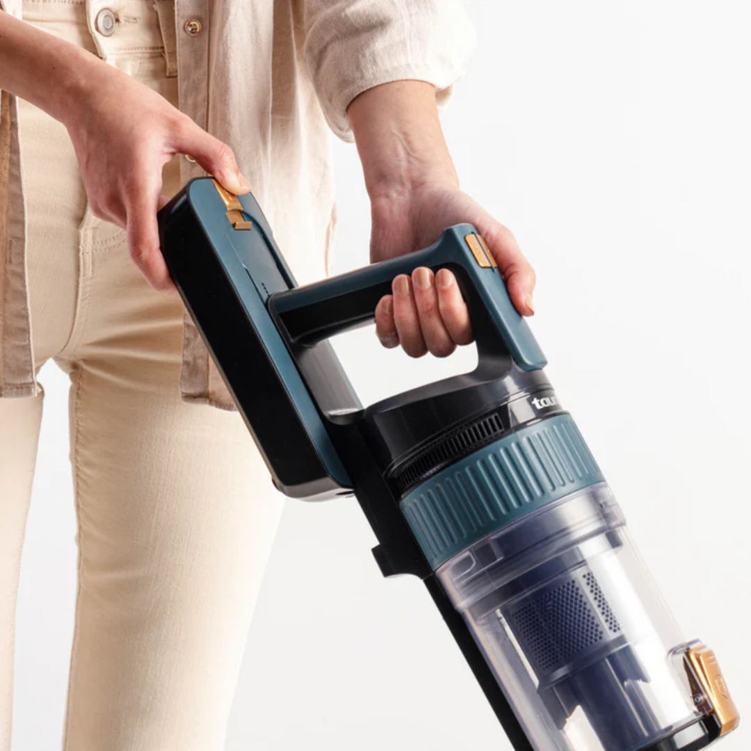 Cordless Rechargeable Plastic Vacuum Cleaner - Black