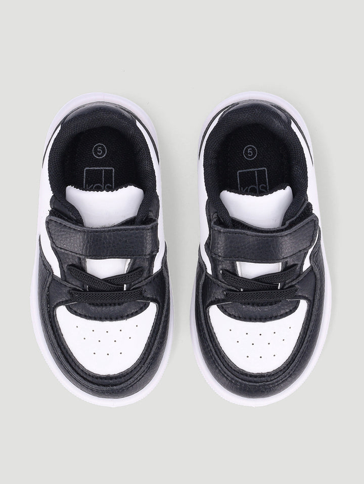 Pre-Boys Court Sneaker - White/Black