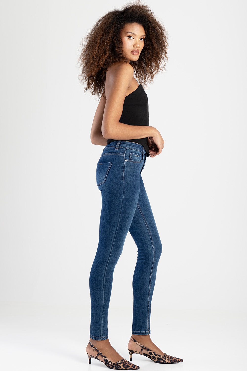 Mid-Waist Skinny Jeans - Medium Wash