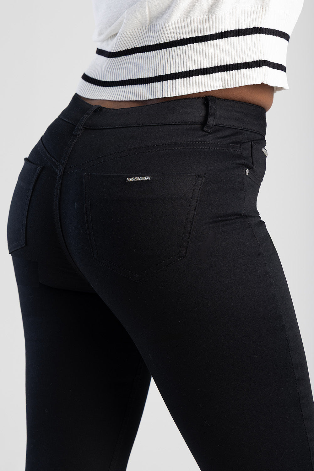 Mid-Waist Skinny Jean - Black