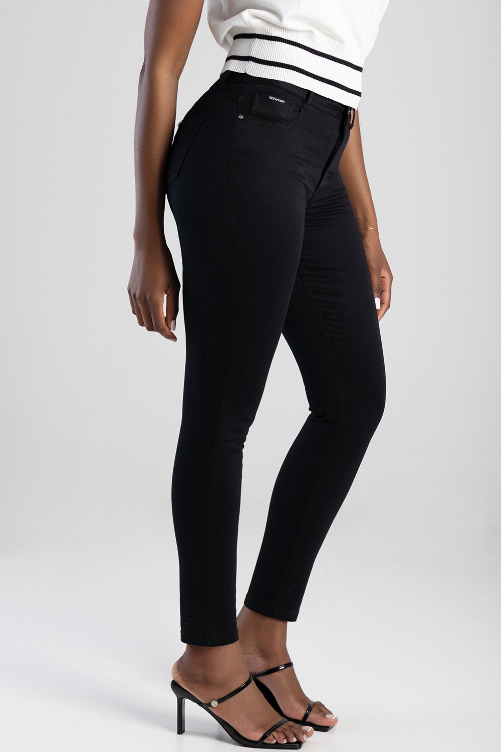 Mid-Waist Skinny Jean - Black