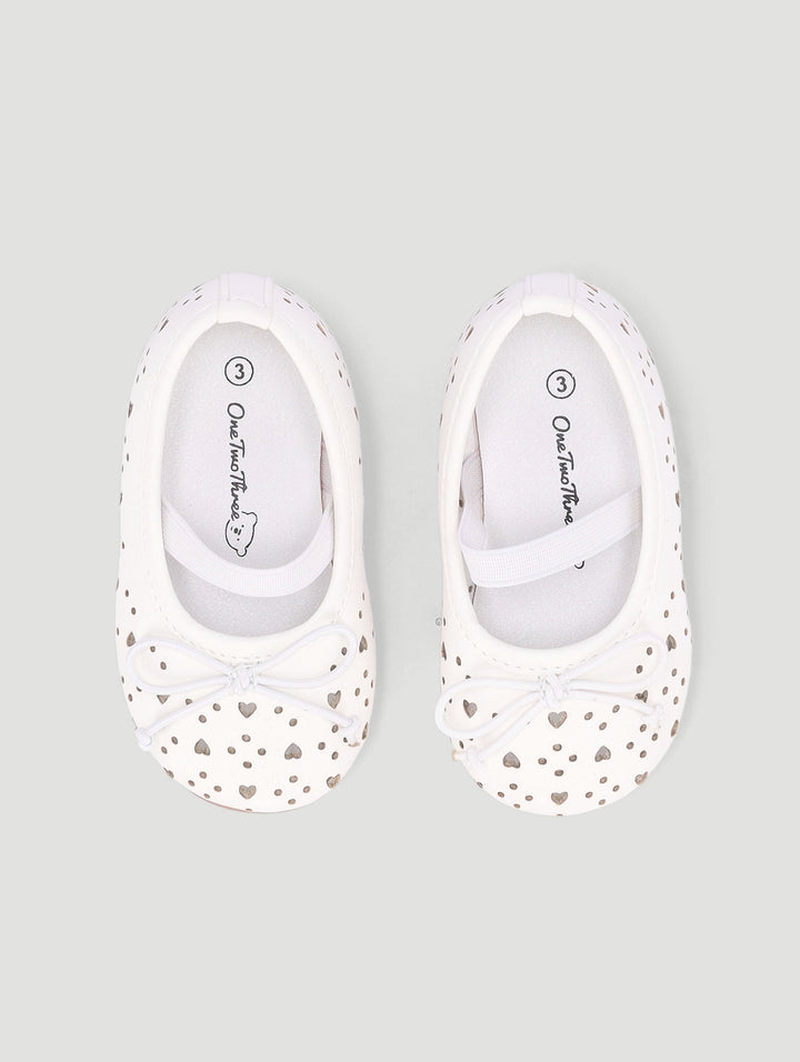 Baby Girls Laser Cut Hearts Pump - White