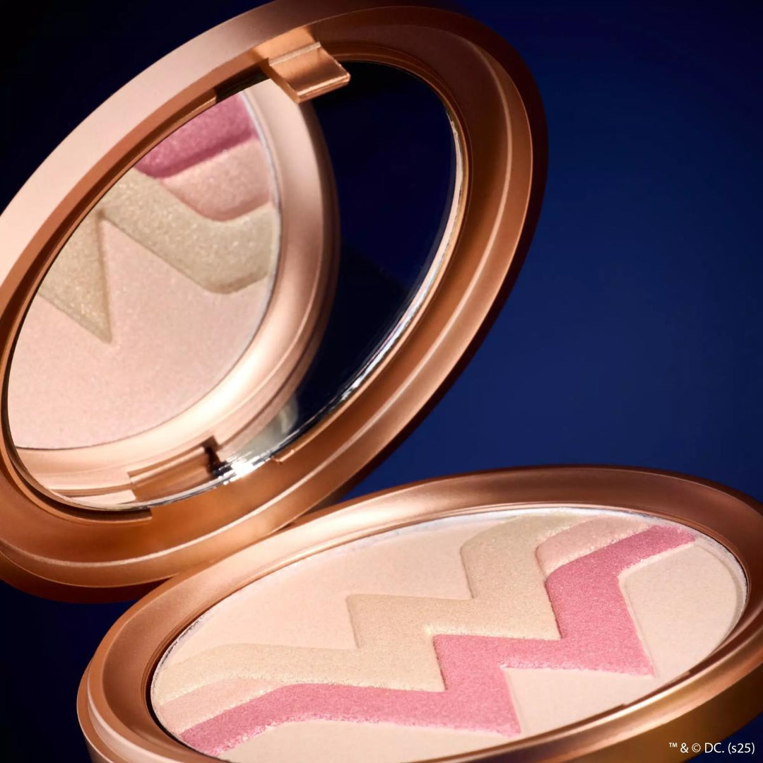 Wonder Woman Multiglow Magic Highlighter