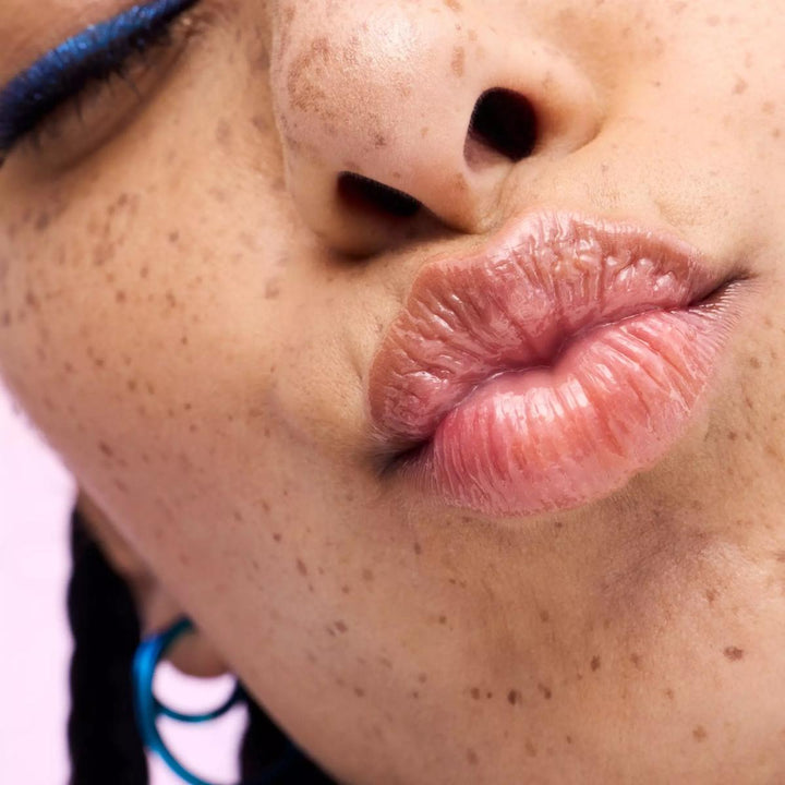 Superman Swirl Lip Mask