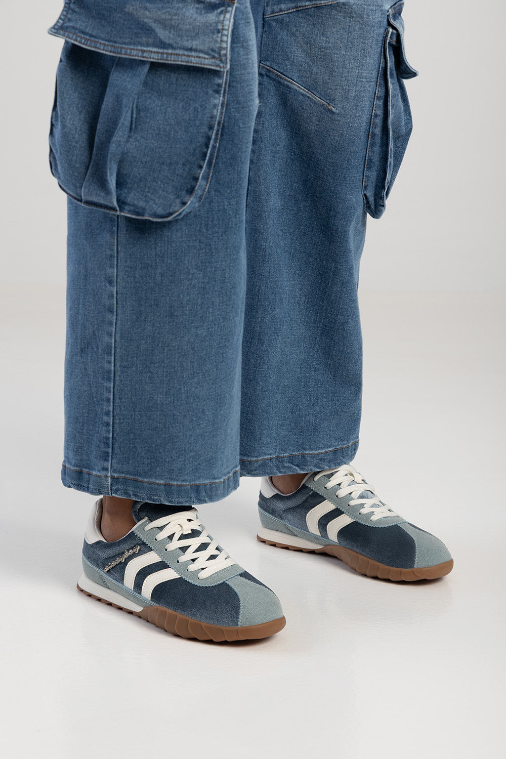 Jim Velvet Sneaker - Blue