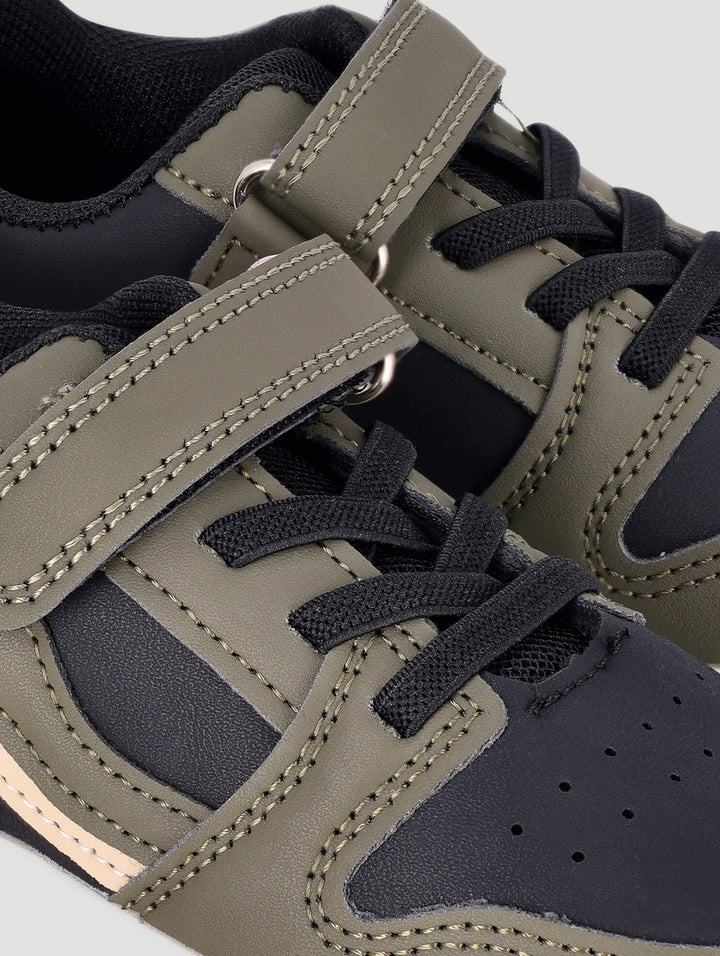Pre-Boys Court Sneaker - Black/Olive
