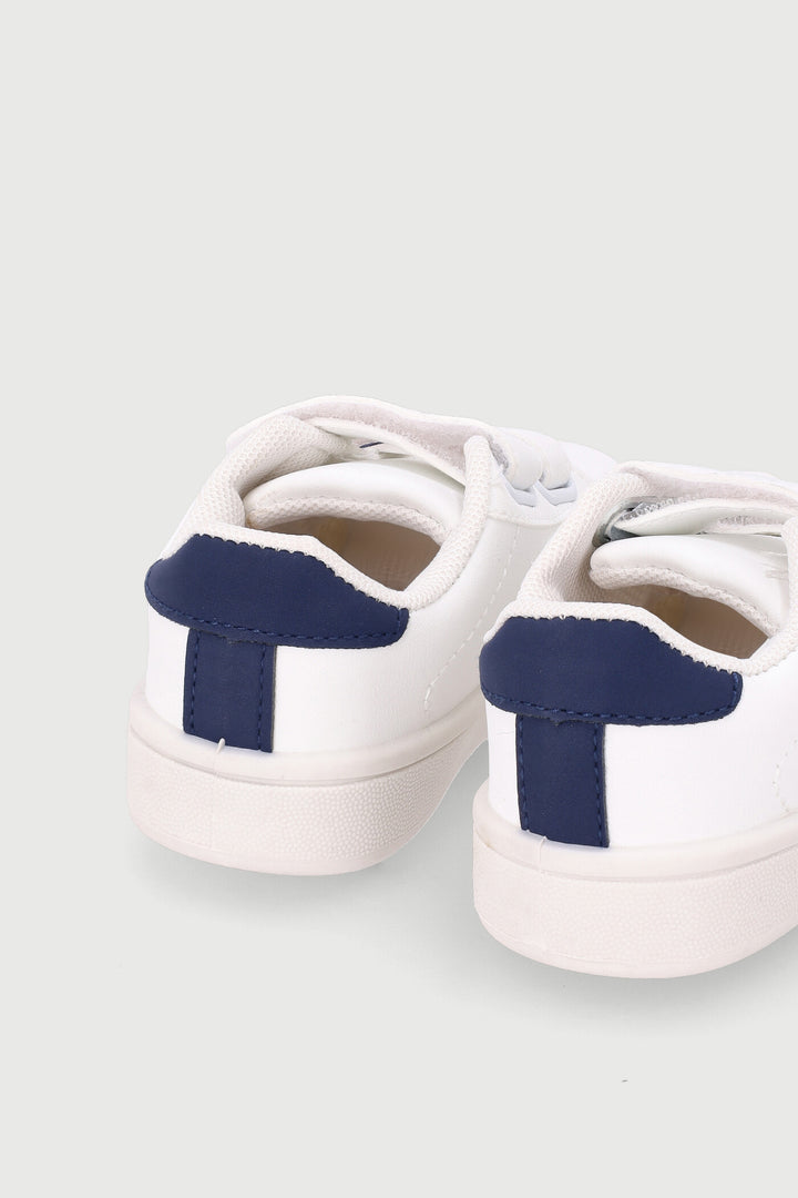 Pre-Boys Side Stripe Sneaker - White