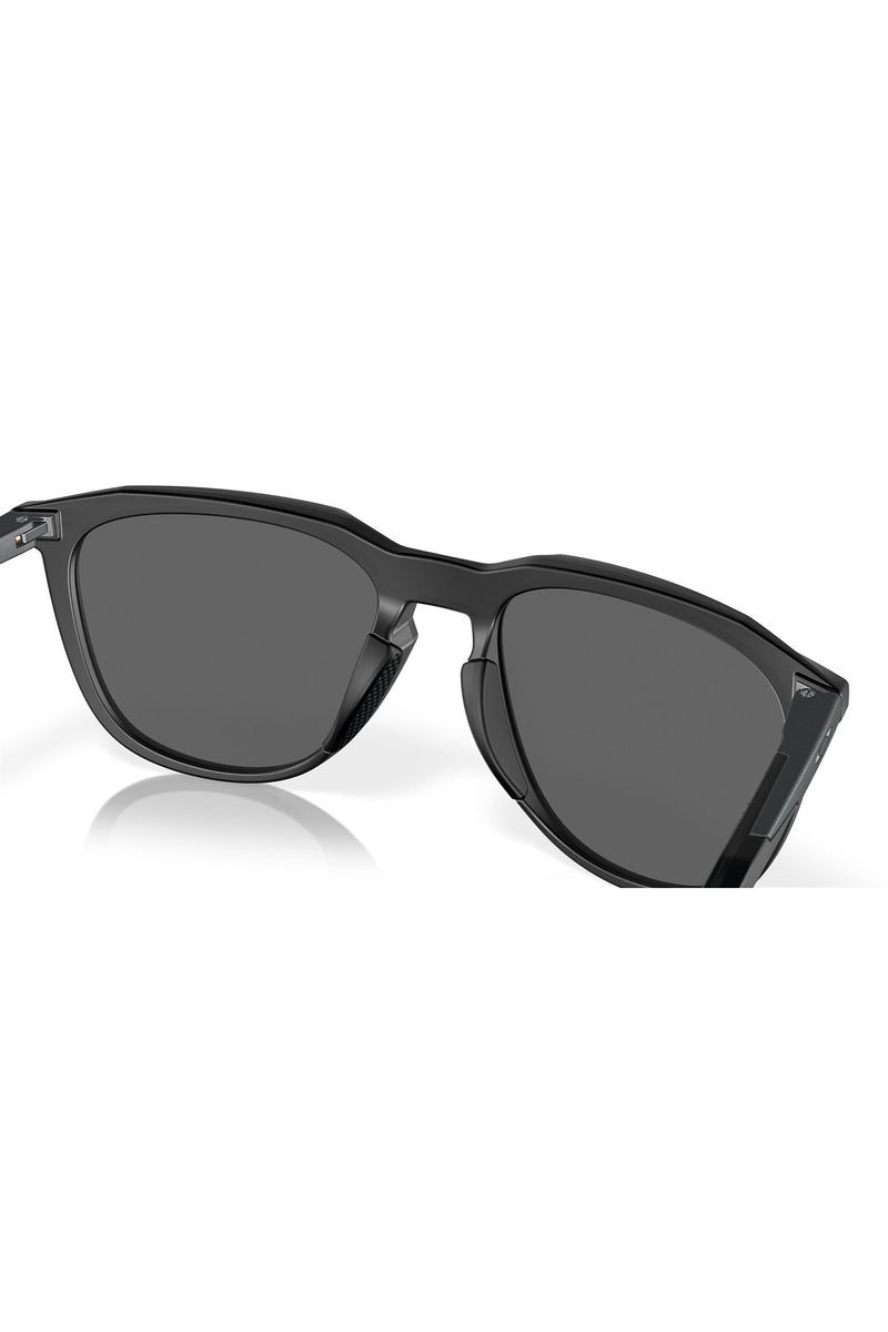 Round Sunglasses - Black