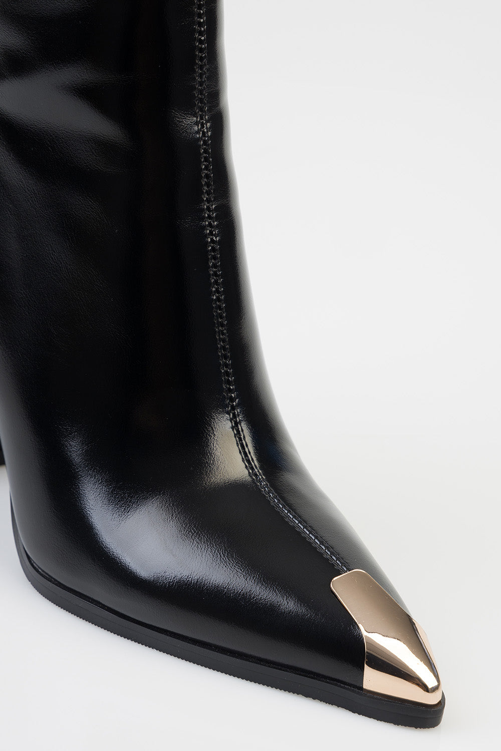 Clause Pointed Toe Block Heel Boot - Black