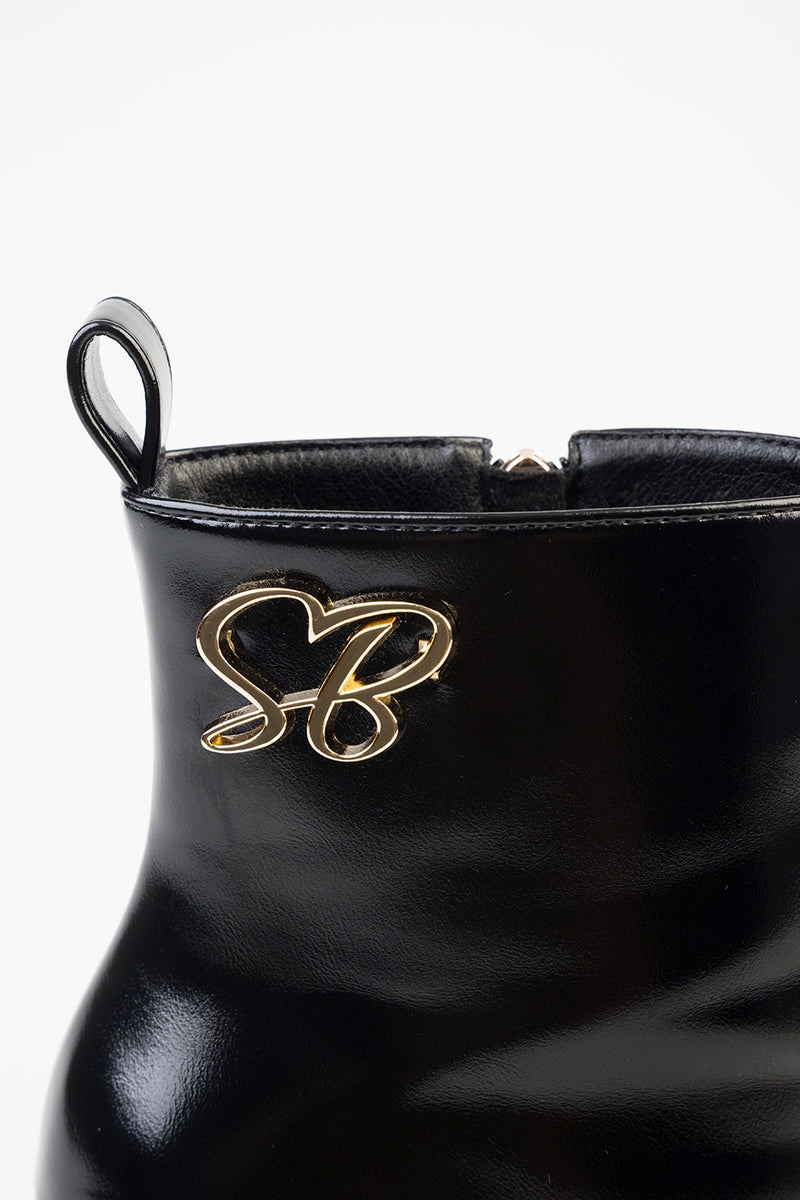 Clause Pointed Toe Block Heel Boot - Black