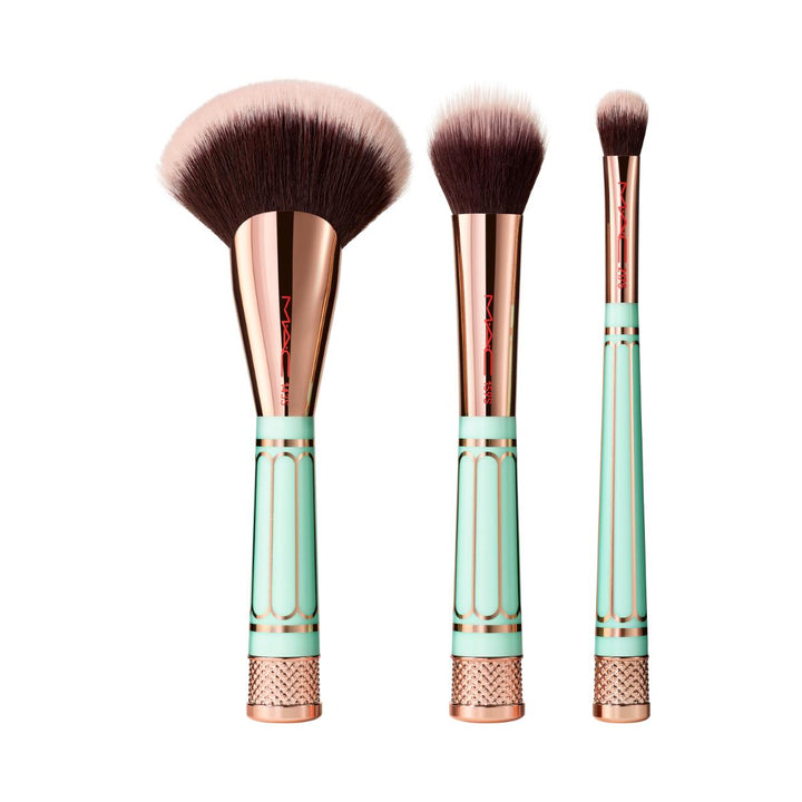 M·A·C Of All Trades Brush Kit / M·A·C Holiday