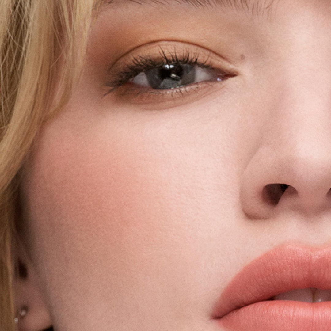 The Sculpting Blush Powder Blush