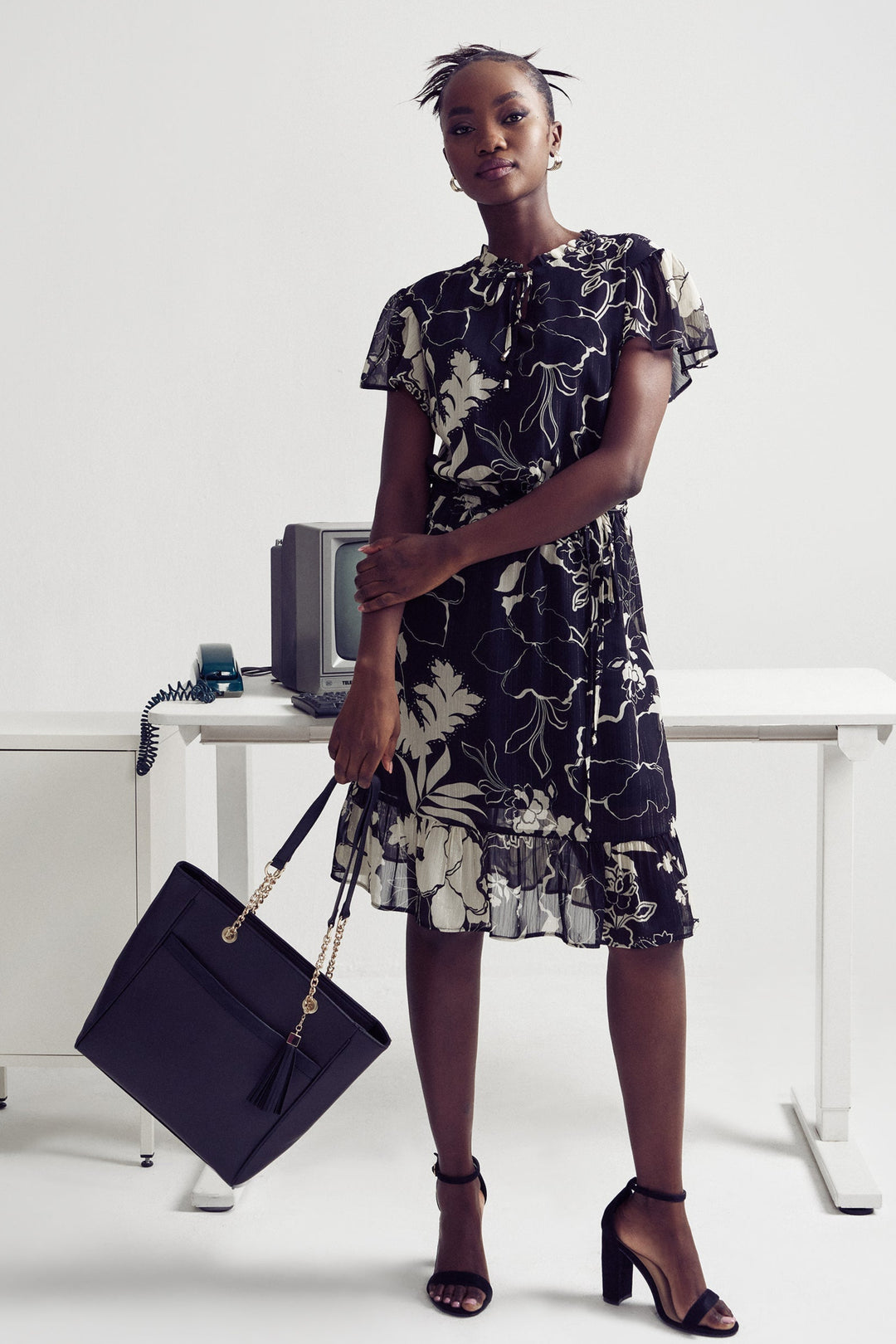 Chain & Tassel Trim Shopper Bag - Black