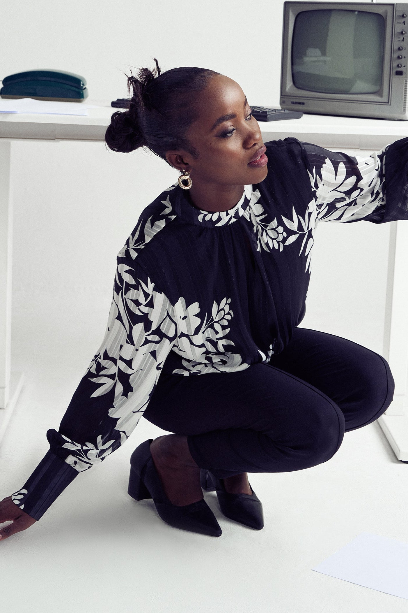 Ladies Hi Neck Keyhole Monochrome Floral Blouse - Black/White – Edgars