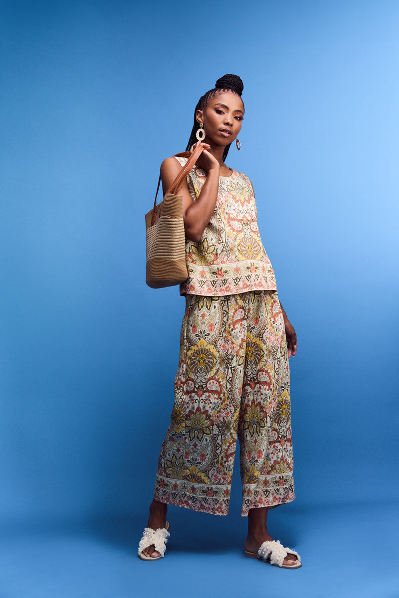 Printed Pullon Capri Pants With Border - Multi