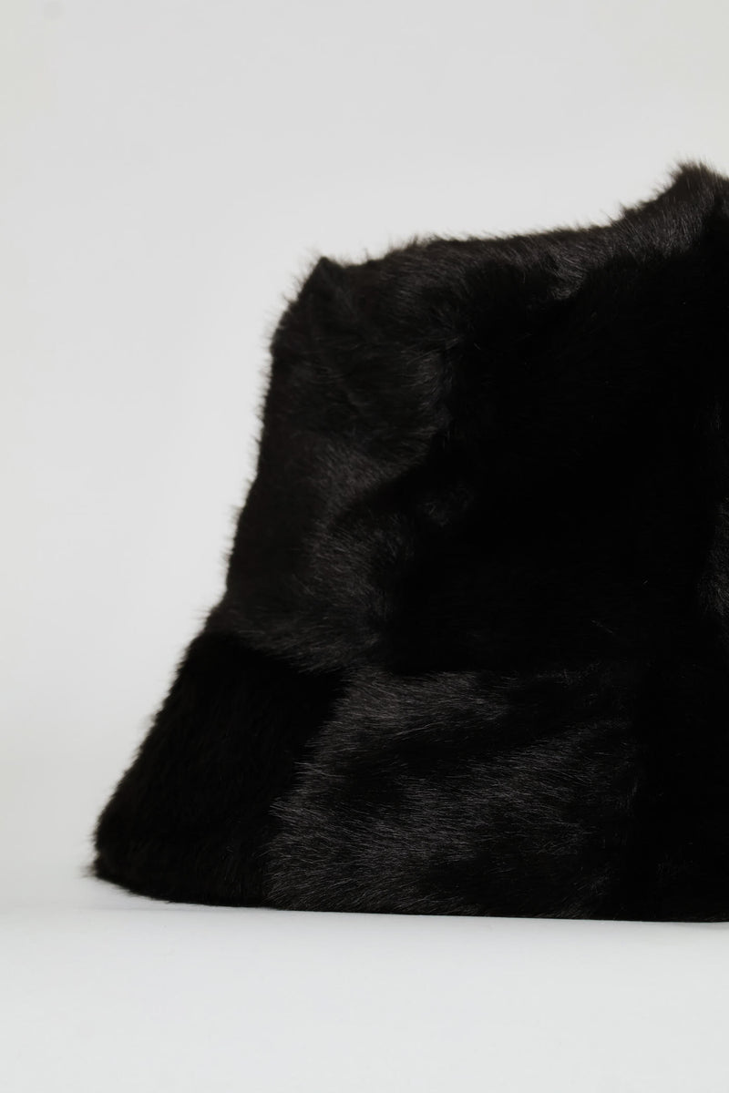 Fluffy Cloche - Black