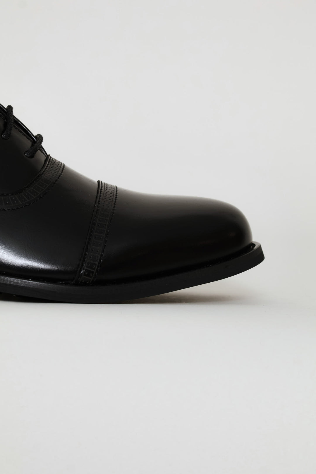 Toe Cap Detail Formal Lace Up Oxford Shoe - Black