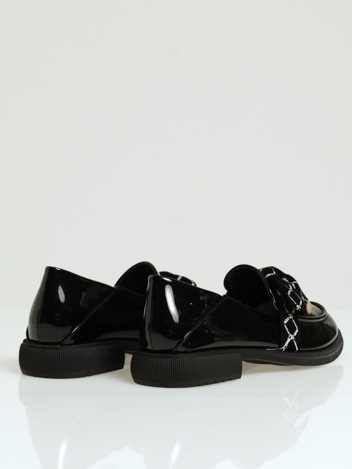 Loafer With Metal Tip Bow - Black