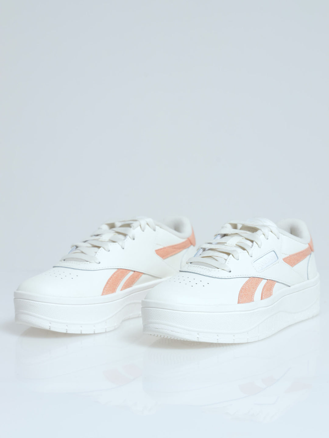 Advance Surge Court - White