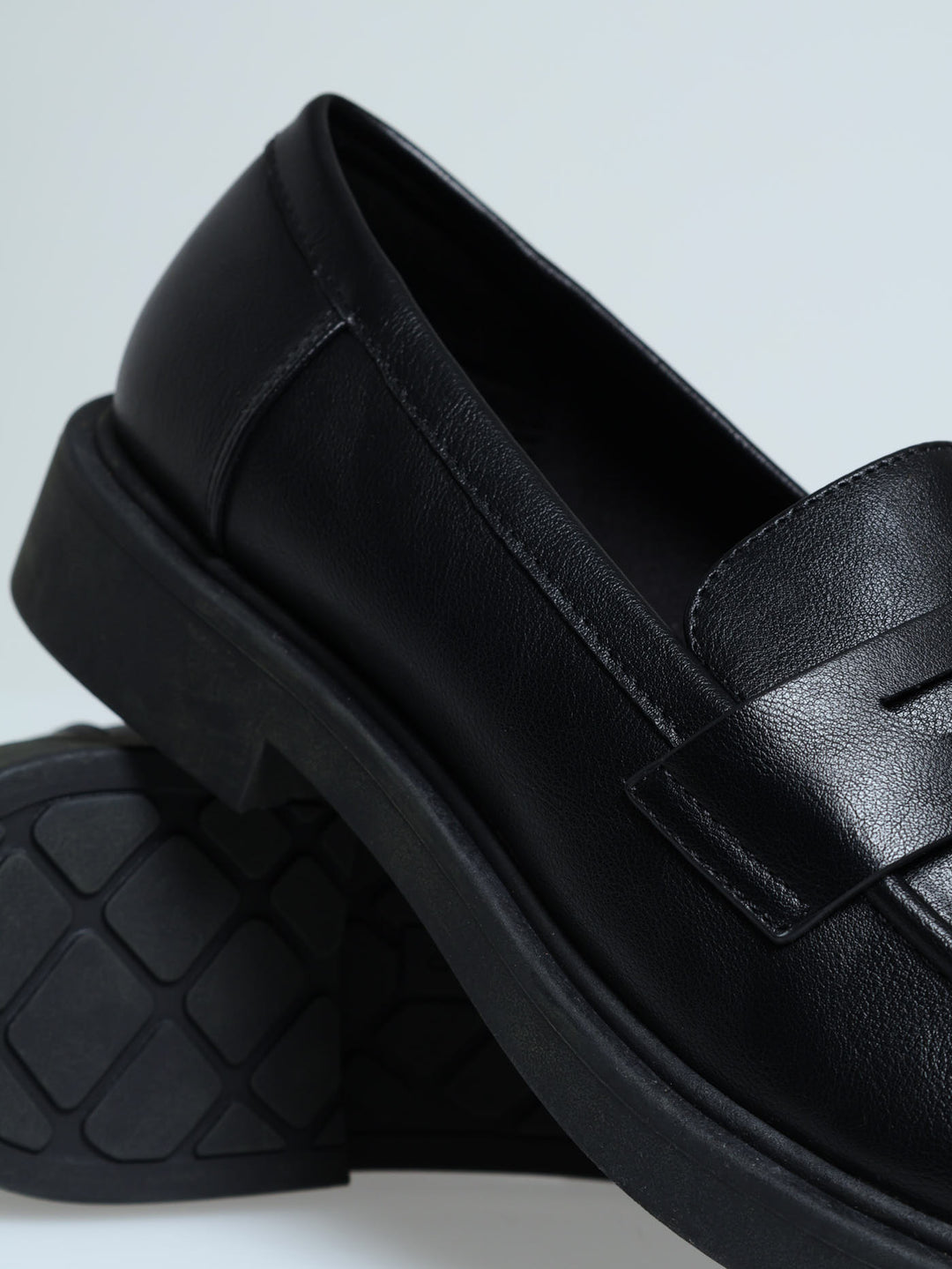 Frankiie Casual Loafer - Black