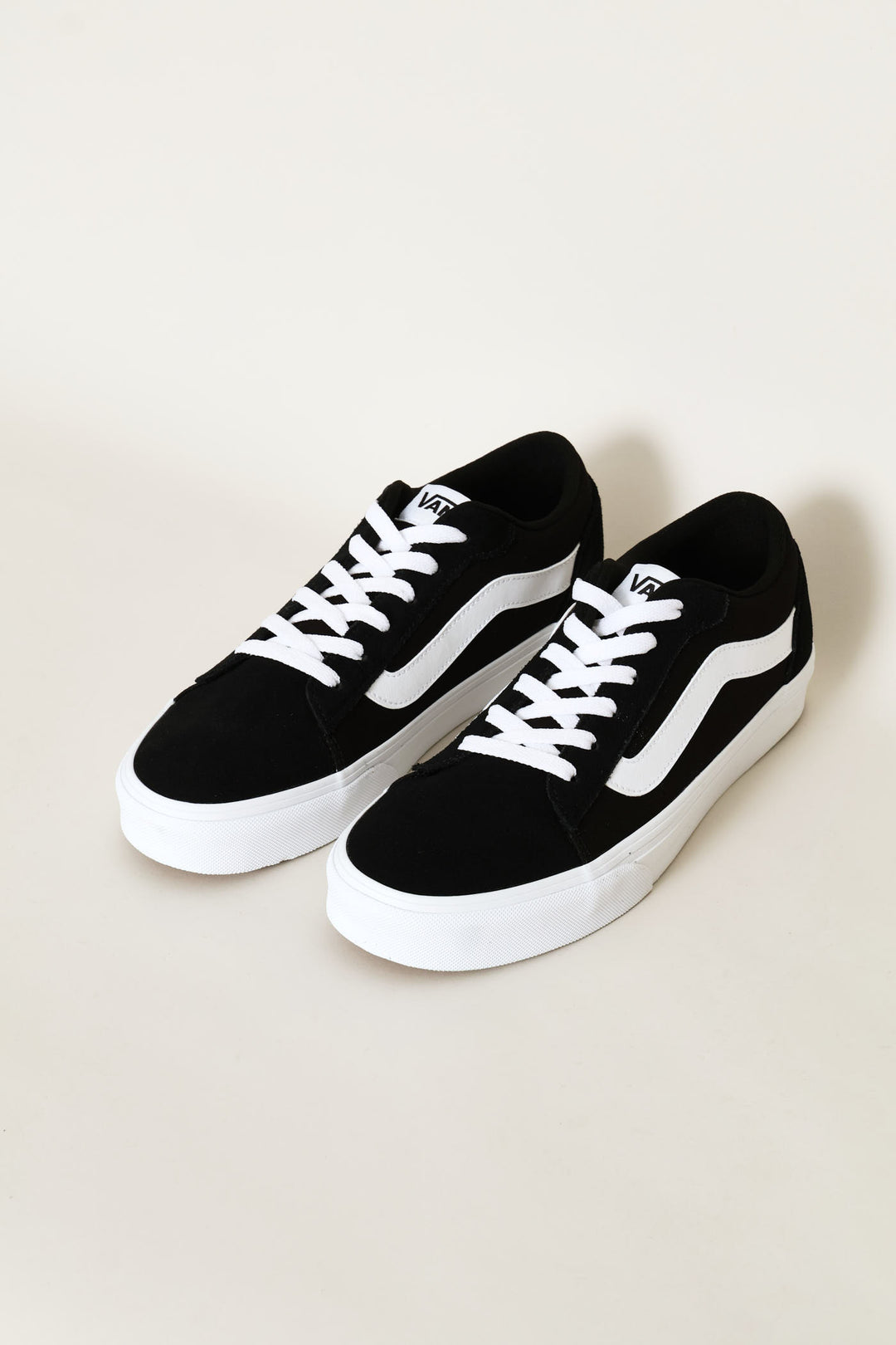 Vero Lace Up Sneaker - Black/White