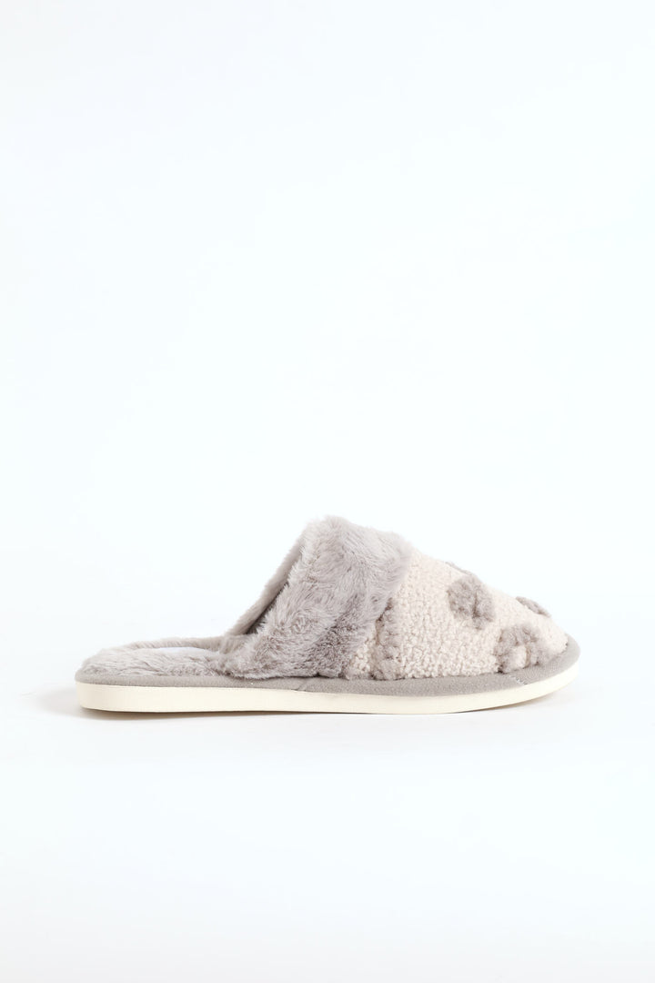 Heart Detail Closed Toe Slipper - Light Grey