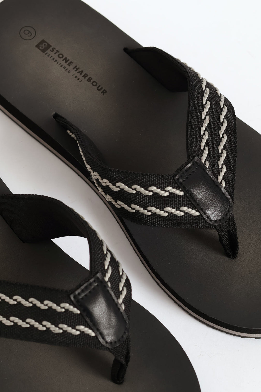 Webbed Upper Wide Vamp Sandal - Black/Grey