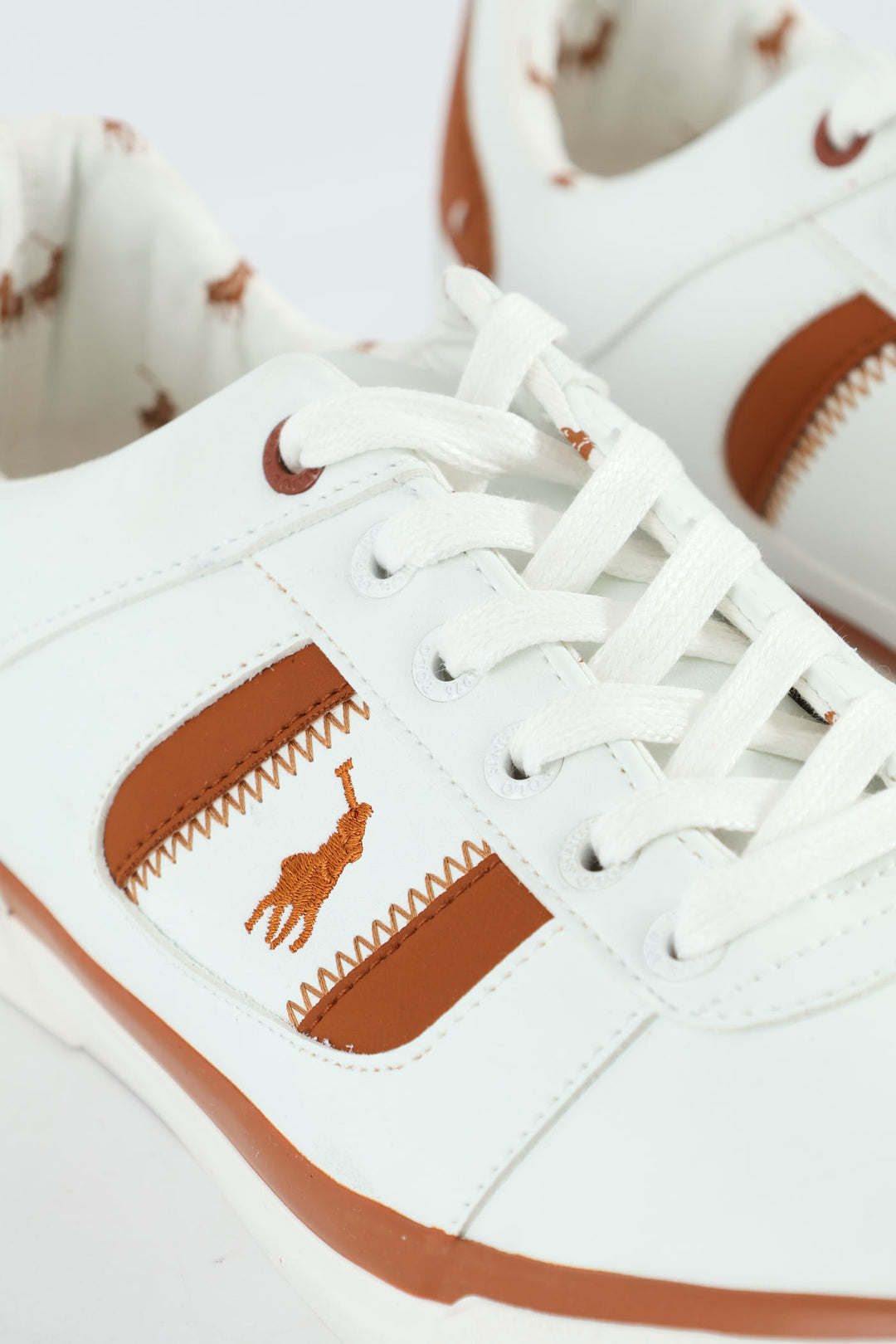 Basic Side Flash Sneaker - White