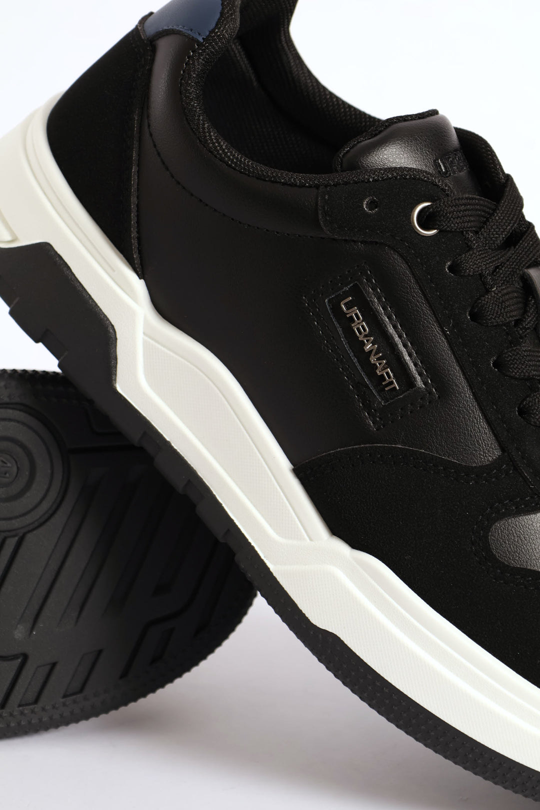 Jagged 1 Wax Nubuck Sneaker - Black