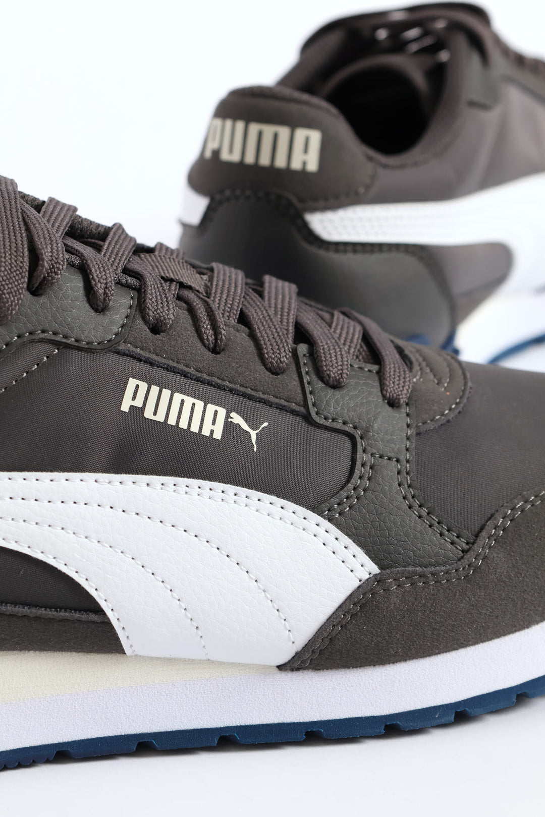 Street Runner V4 NL Sneaker - Dark Grey