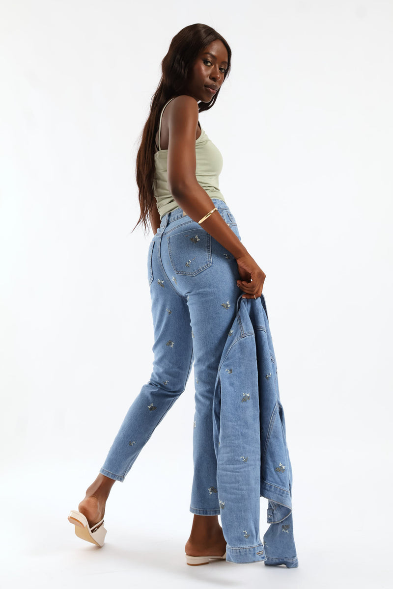 Hi-Rise White Daisies Print Embroidered Mom Jeans - Light Wash